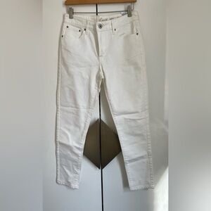 LEVIS Women's White Jeans 28